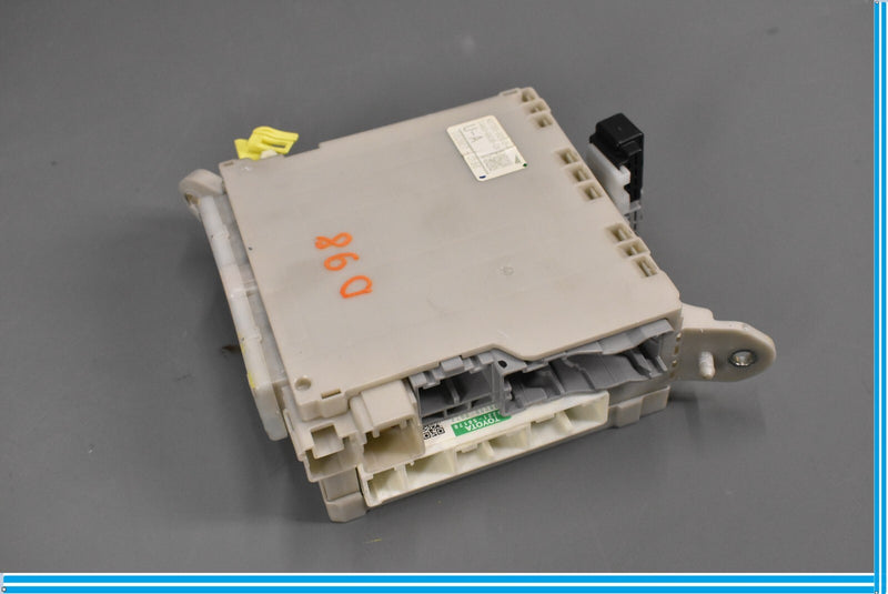 Load image into Gallery viewer, 07-09 Lexus LS460 Front Left Driver Side Lower Fuse Junction Box 8273050150 Oem
