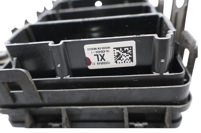 Load image into Gallery viewer, 04-05 Cadillac XLR Convertible Under Hood Relay Fuse Box Assembly 10339549 Oem
