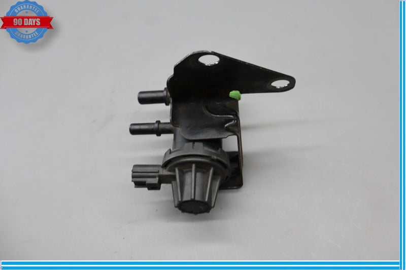 Load image into Gallery viewer, 02-05 Ford Thunderbird EGR Purge Valve 3U5A2G641 Black Oem
