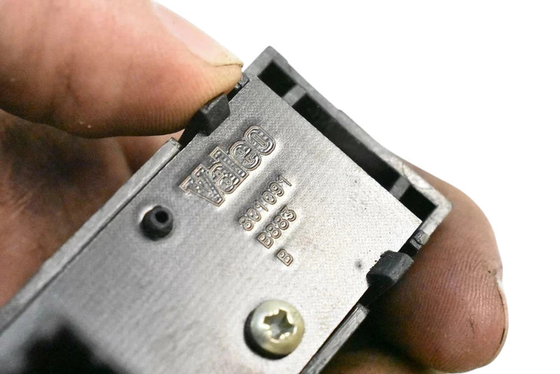 Load image into Gallery viewer, 03-13 Maserati Quattroporte Gas Tank Trunk Control Switch Black 67301800 Oem
