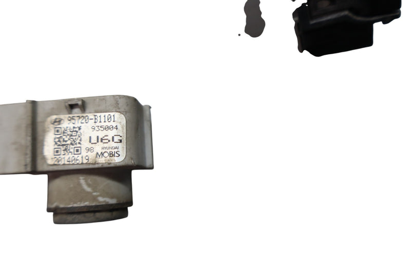 Load image into Gallery viewer, 15-16 Hyundai Genesis Rear Bumper Park Assist Wiring Harness 91840B1520 Oem
