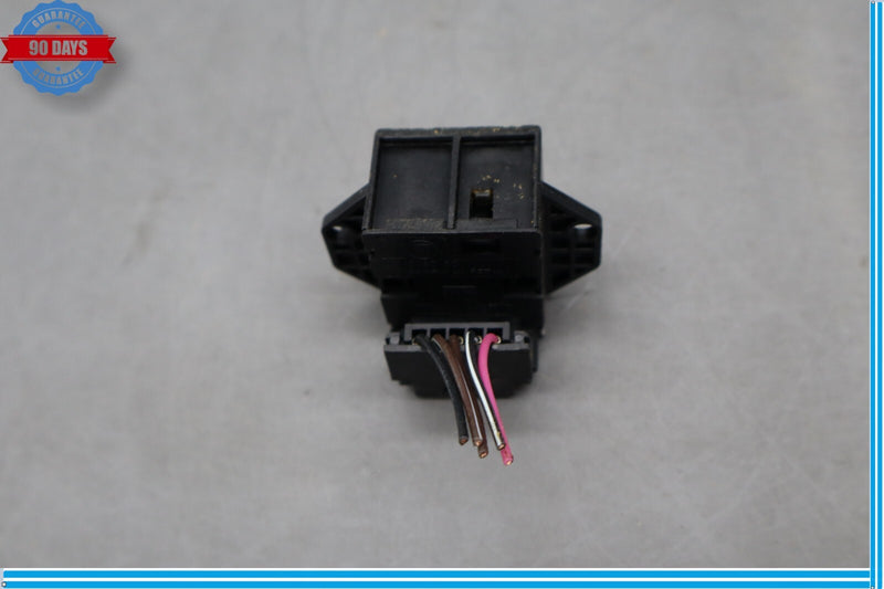Load image into Gallery viewer, 03-07 Hummer H2 Rear Seat Heat Control Switch Button Black 15083095 Oem
