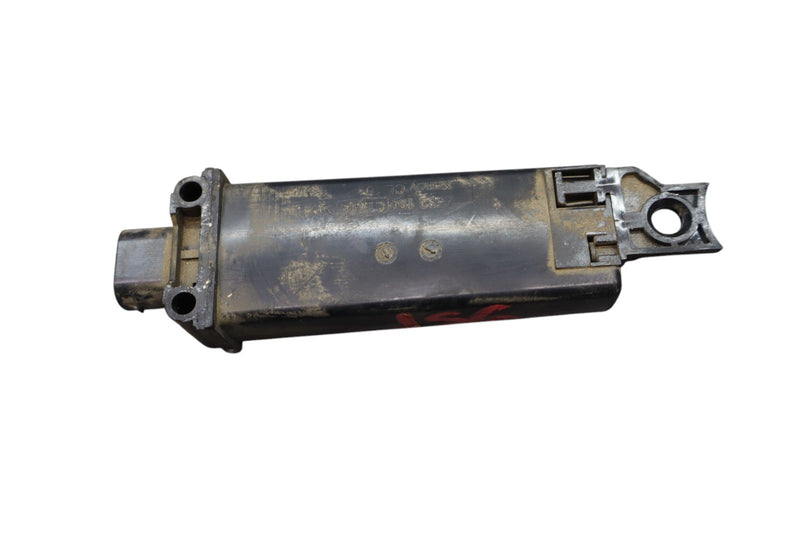 Load image into Gallery viewer, 05-13 Maserati Quattroporte M139 TPMS Tire Pressure Monitor Sensor 224562 Oem
