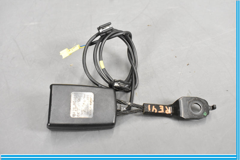 Load image into Gallery viewer, 12-18 Mercedes CLS550 W218 Front Right Passenger Side Seat Belt Buckle Oem

