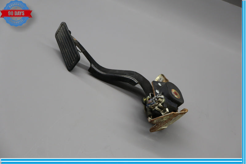 Load image into Gallery viewer, 2003 HUMMER H2 Engine Gas Pedal Throttle Accelerator Sensor 15767491 Oem
