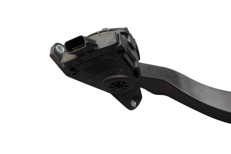 Load image into Gallery viewer, 14‑21 Maserati Ghibli Accelerator Throttle Gas Pedal 04861714AF Oem

