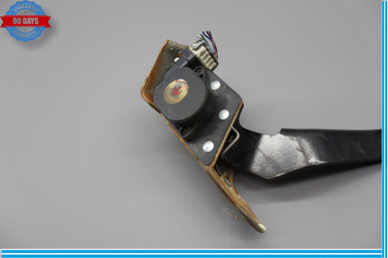 Load image into Gallery viewer, 2003 HUMMER H2 Engine Gas Pedal Throttle Accelerator Sensor 15767491 Oem
