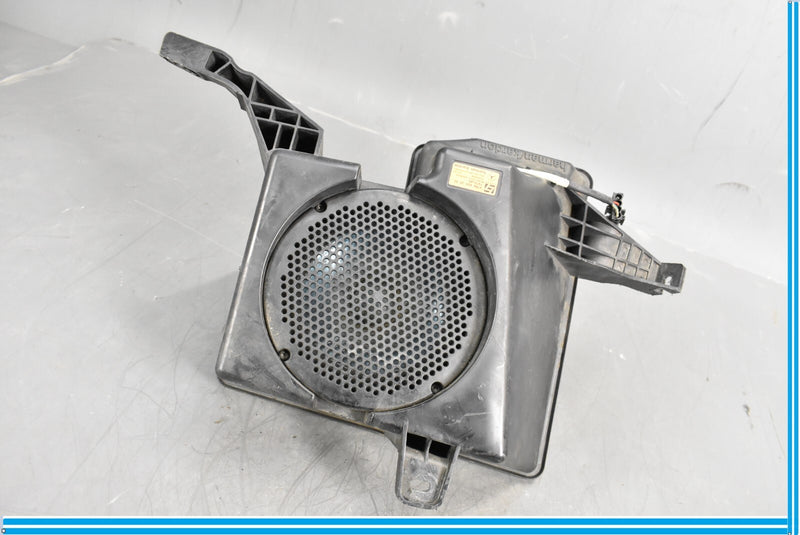 Load image into Gallery viewer, 07-12 Mercedes GL450 GL550 X164 Rear Subwoofer Speaker Harman Kardon Oem
