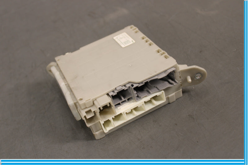 Load image into Gallery viewer, 07-09 Lexus LS460 Rear Trunk Lid Junction Block Fuse Box 8267050091 Oem
