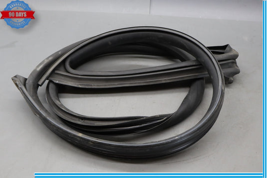 14-20 Maserati Ghibli Front Right Side Door Body Weatherstrip Gasket Seal Oem