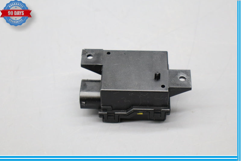Load image into Gallery viewer, 03-06 Mercedes R230 SL500 Seatbelt Seat Belt Tension Sensor A2158600505 Oem
