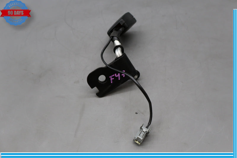 Load image into Gallery viewer, 10-15 Jaguar XJ XJL Rear Left Driver Side Seat Belt Seatbelt Buckle Black Oem
