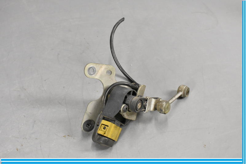 Load image into Gallery viewer, 07-14 Mercedes W204 C250 C350 Height Level Sensor Module Oem
