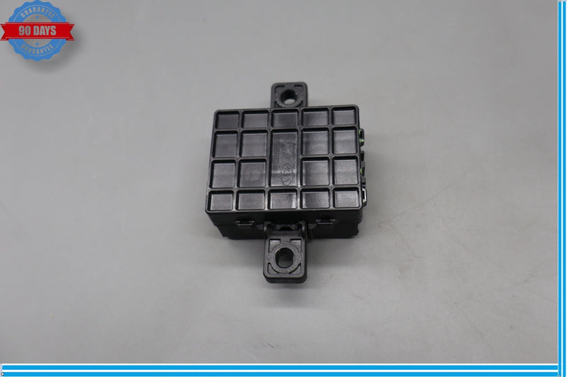Load image into Gallery viewer, 16-20 Hyundai Genesis G80 Dash Dashboard Joint Block Junction Block Oem

