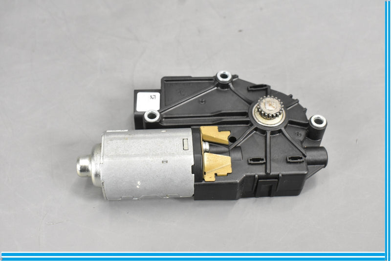 Load image into Gallery viewer, 06-12 Mercedes X164 GL550 GL450 Power Sunroof Sun Roof Motor Oem
