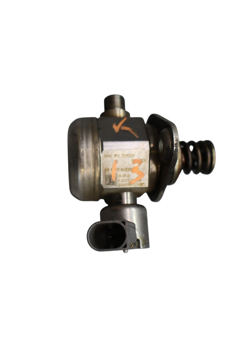 Load image into Gallery viewer, 08-16 BMW 750Li 750i F01 F02 Mechanical High Pressure Fuel Gas Pump 7595339 Oem
