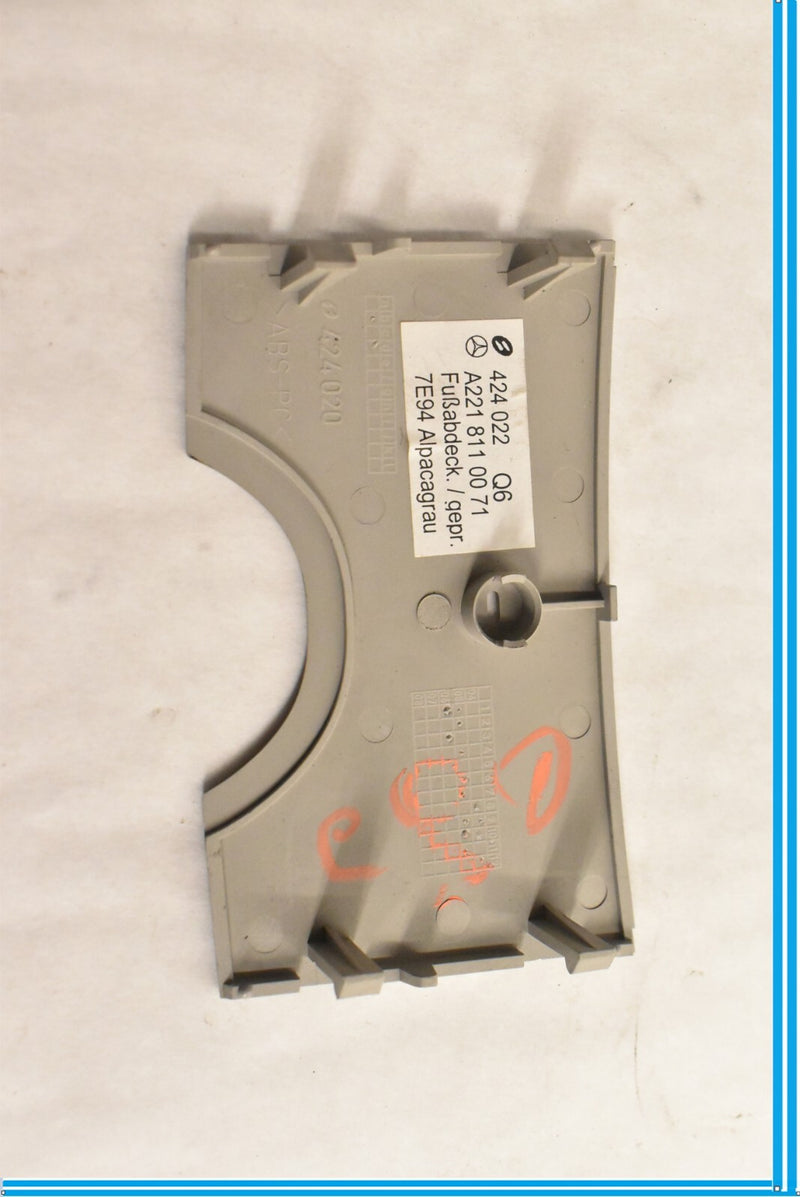 Load image into Gallery viewer, 07-14 Mercedes W216 CL600 S63 AMG Overhead Dome Light Cover Trim 2218110071 OEM

