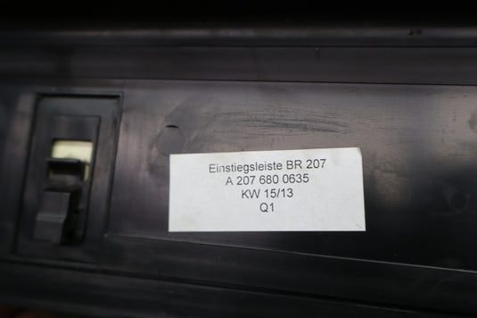 10-16 Mercedes E350 E550 W207 Front Right Side Door Sill Plate Trim Cover Oem