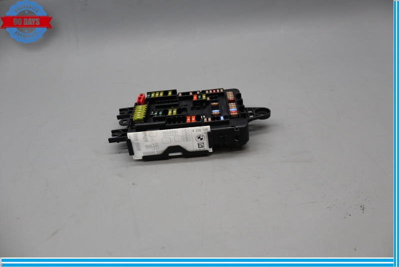 Load image into Gallery viewer, 12-14 BMW F30 328i 320i F30 F31 F32 328 335 428 Fuse Box Relay 9228158-02 Oem
