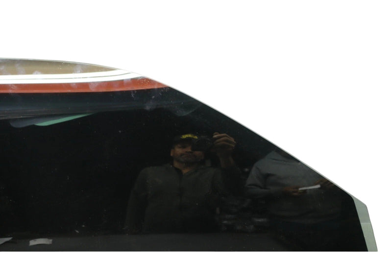 Load image into Gallery viewer, 01-06 Lexus LS430 Front Right Passenger Side Door Window Auto Glass 43R00035 OEM
