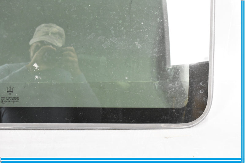 Load image into Gallery viewer, 04-08 Maserati Quattroporte Sunroof Sun Roof Sliding Window Glass Oem
