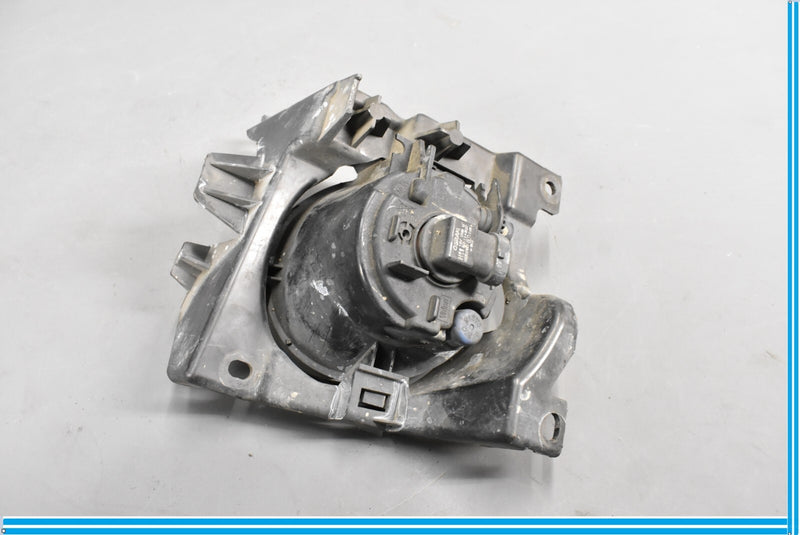 Load image into Gallery viewer, 08-10 Porsche Cayenne Front Left Driver Side Fog Light Lamp W/ bracket Oem
