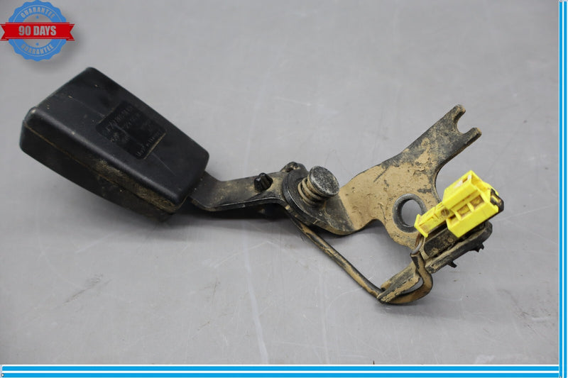 Load image into Gallery viewer, 10-17 Mercedes W207 E350 E550 Rear Right Passenger Side Seat Belt Buckle Oem
