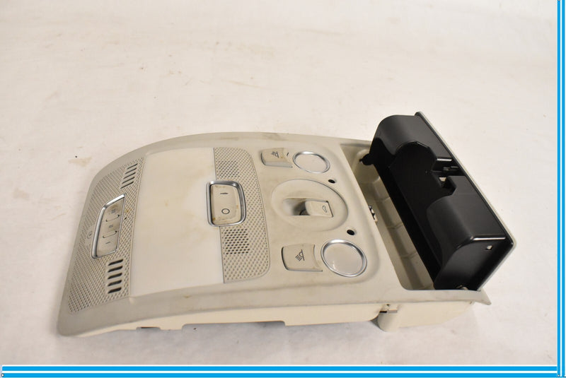 Load image into Gallery viewer, 2008-2012 AUDI A4 S4 A5 S5 Q5 SQ5 OVERHEAD DOME LIGHT CONSOLE 8T0 947 135 H OEM
