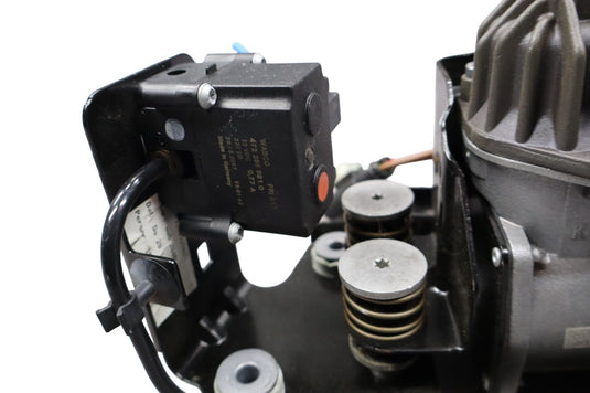 09-17 BMW 528i 535i GT Air Ride Suspension Air Compressor Pump Assembly Oem
