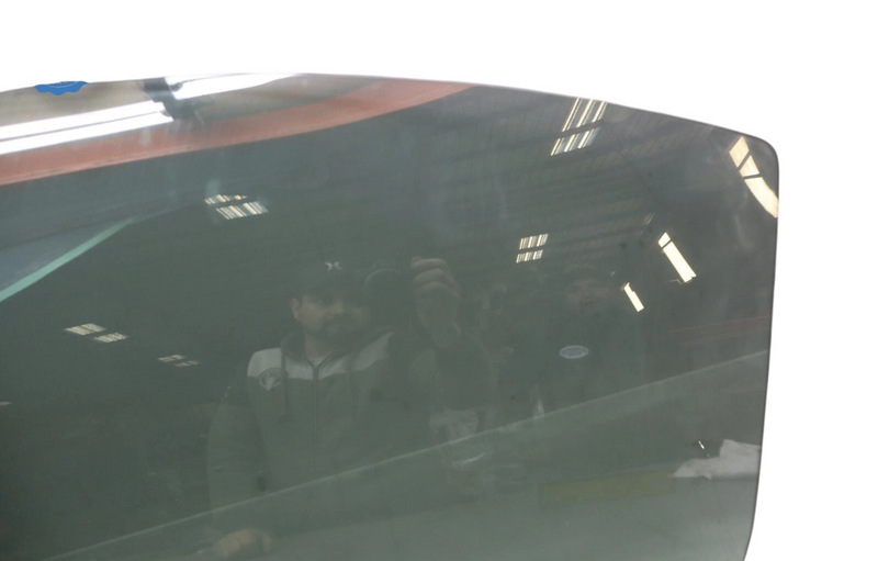 Load image into Gallery viewer, 02-10 Lexus SC430 Front Left Driver Side Door Window Glass Panel 6810224230 OEM

