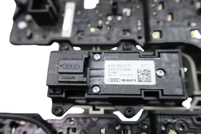 Load image into Gallery viewer, 12-18 Audi A6 Quattro Front Overhead Console Reading Dome Light Lamp Oem
