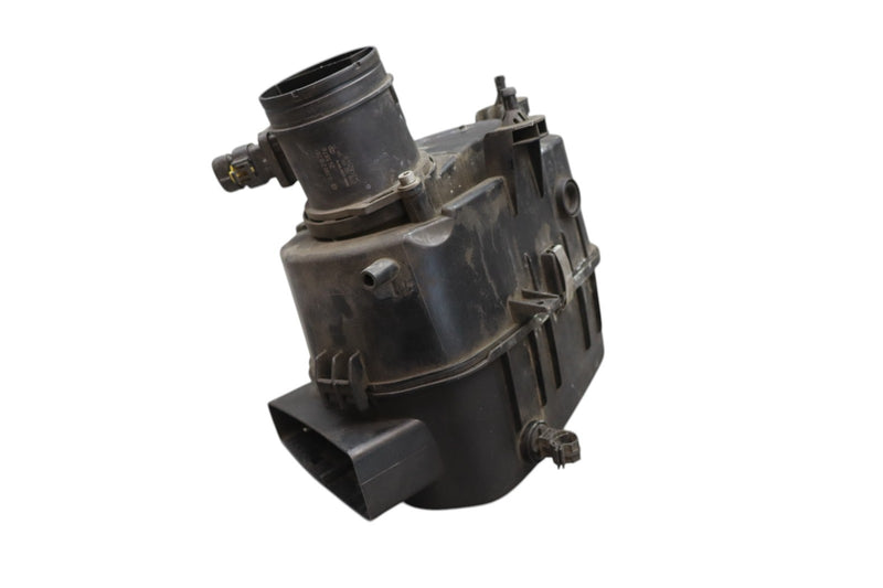 Load image into Gallery viewer, 14-18 Maserati Ghibli Left Driver Side Engine Air Intake Filter 670005844 Oem
