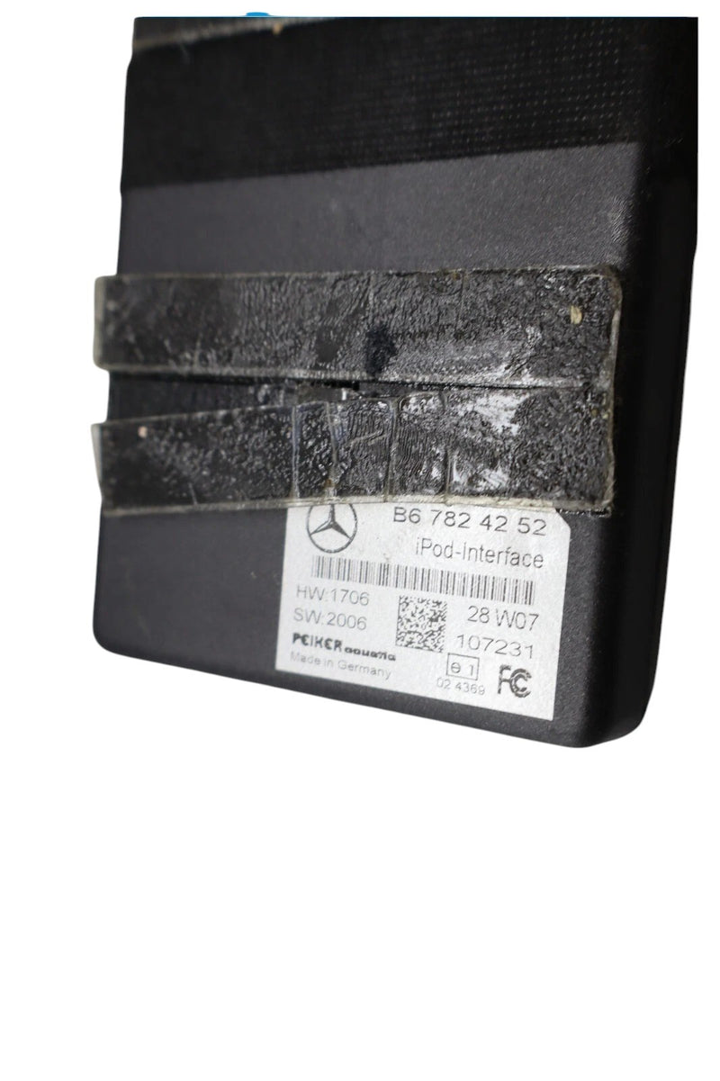 Load image into Gallery viewer, 06-12 Mercedes W219 CLS550 E350 S550 Ipod Interface Control Module B67824252 Oem
