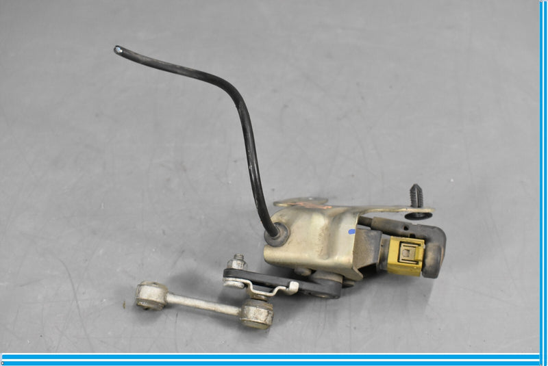 Load image into Gallery viewer, 07-14 Mercedes W204 C250 C350 Height Level Sensor Module Oem
