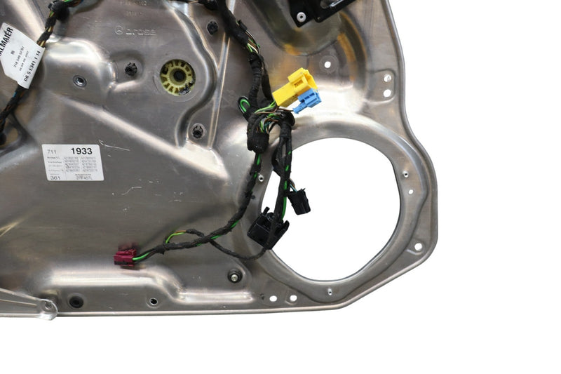 Load image into Gallery viewer, 12-18 Mercedes CLS550 W218 Front Left Side Door Window Regulator Assembly Oem

