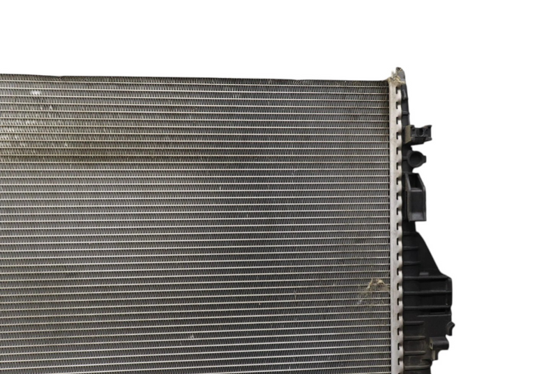 Load image into Gallery viewer, 11-17 Volkswagen Touareg Engine Water Cooling Radiator Assembly 95810613210 Oem
