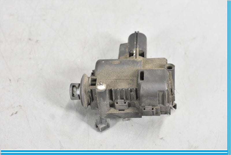 Load image into Gallery viewer, 10-18 Jaguar XJ XJL Fuel Door Lid Lock Latch Actuator Motor Oem
