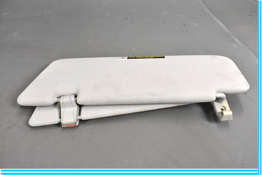 11-18 Volkswagen VW Touareg Right Passenger Side Sunvior Sun Visor W/Mirror Oem