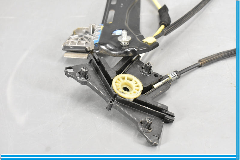 Load image into Gallery viewer, 12-18 Mercedes CLS550 Rear Right Passenger Side Door Window Regulator Oem
