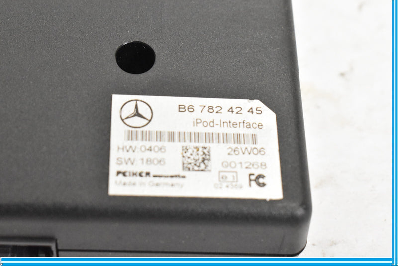 Load image into Gallery viewer, 2007 - 2013 MERCEDES CL S CLASS - iPOD INTERFACE CONTROL MODULE B67824245 OEM
