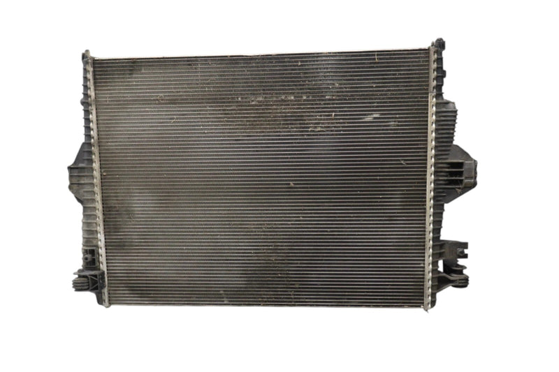Load image into Gallery viewer, 11-17 Volkswagen Touareg Engine Water Cooling Radiator Assembly 95810613210 Oem
