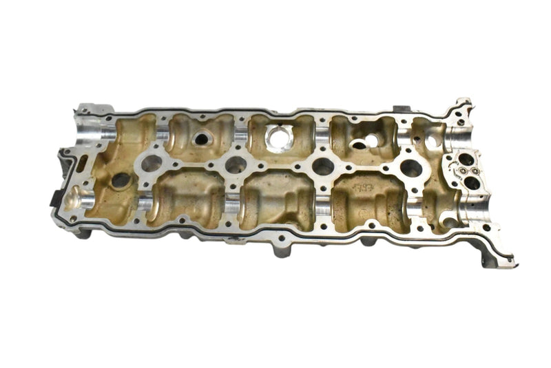 Load image into Gallery viewer, 14-20 Maserati Quattroporte GTS 3.8L V8 Engine Right Cylinder Head Cover Oem
