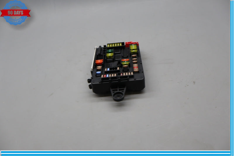 Load image into Gallery viewer, 12-14 BMW F30 328i 320i F30 F31 F32 328 335 428 Fuse Box Relay 9228158-02 Oem
