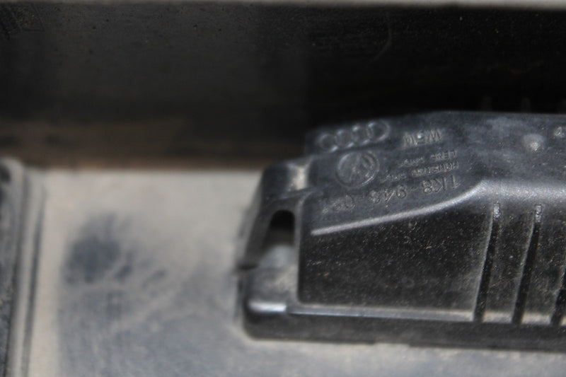 Load image into Gallery viewer, 11-14 Porsche Cayenne 958 Turbo S Trunk Lid Tailgate Hatch Handle Oem
