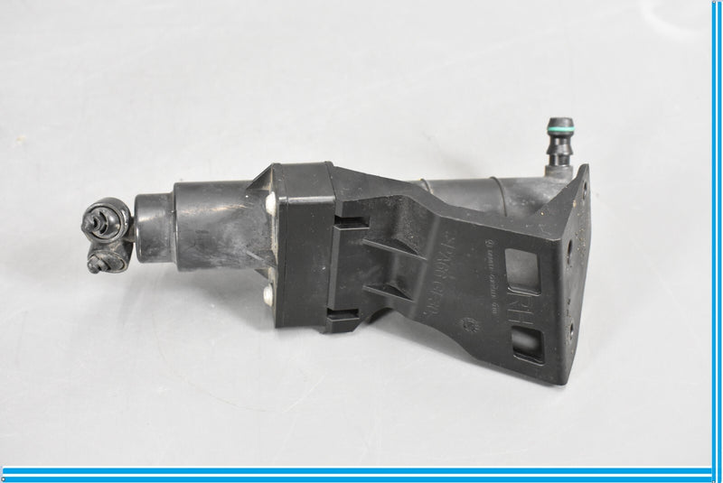Load image into Gallery viewer, 06-12 Mercedes X164 GL450 ML500 Front Right Headlight Washer Fluid Nozzle Oem

