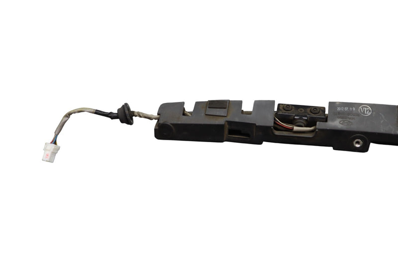 Load image into Gallery viewer, 11-16 Hyundai Equus Rear Trunk Lid License Plate Lamp Assembly 925003N010 Oem
