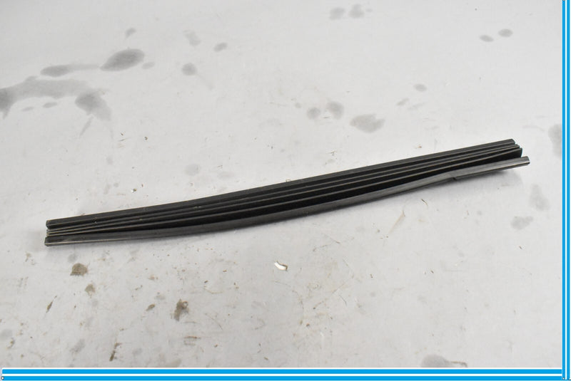 Load image into Gallery viewer, 09-12 BMW 750Li 750i F01 F02 Right Sun Roof Weather Seal Rubber Gasket Seal Oem

