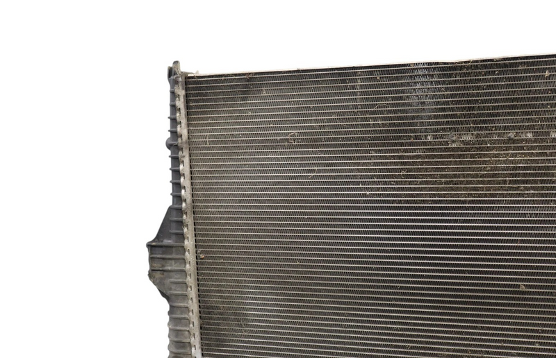 Load image into Gallery viewer, 11-17 Volkswagen Touareg Engine Water Cooling Radiator Assembly 95810613210 Oem
