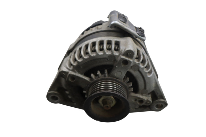 Load image into Gallery viewer, 15-17 Hyundai Genesis G80 Engine Alternator Generator 373003C552 Oem
