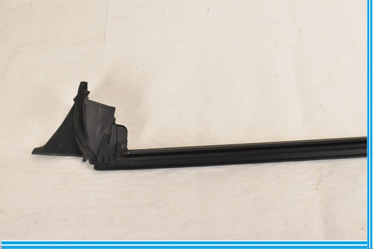 2014-2018 MERCEDES CLA250 W117 FRONT RIGHT PASSENGER WINDOW INNET BELT SEAL OEM